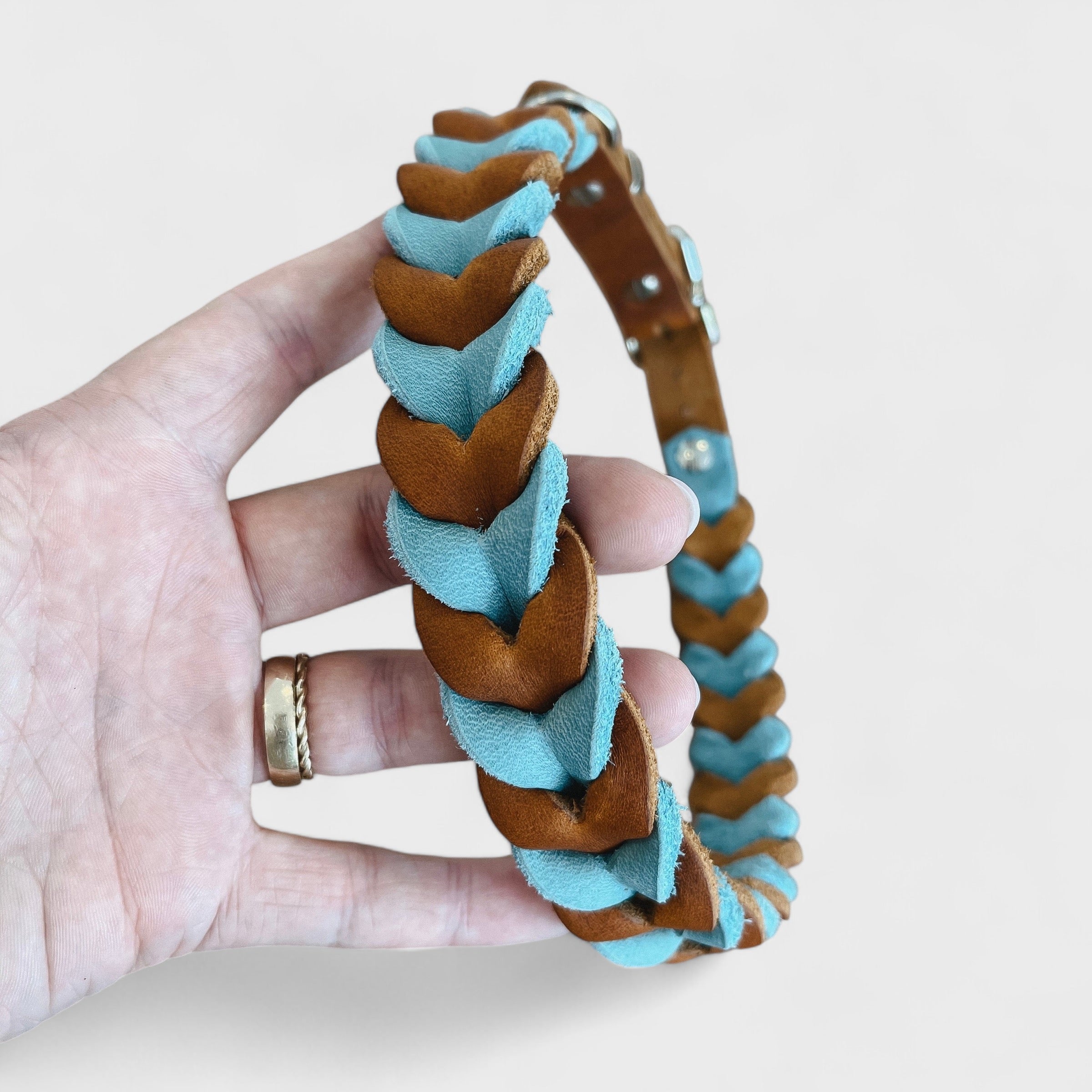 Fettlederhalsband "Elsa" - Cognac/Eisblau